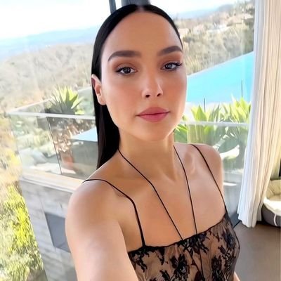 galgadot512030's profile picture. 
