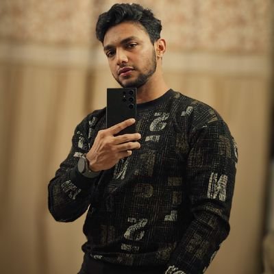 damn_its_aadil's profile picture. He is a Decent Human • Software Eng • Husband • Father • Memer • Loves to sing • Has same username on insta • Also says that its not an end of the story 🤜🐘💨