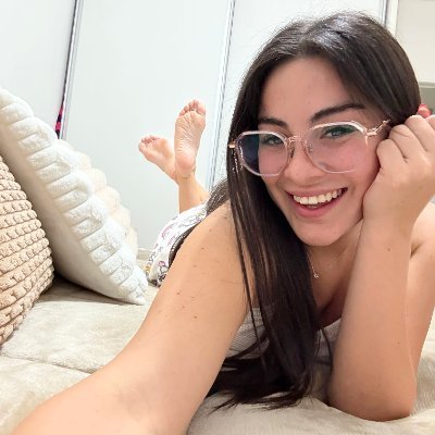 ChillEllyy's profile picture. Horny bartender.
Watch me while i pour it all down
Don't forget to check the link to my page 😮‍💨⬇️