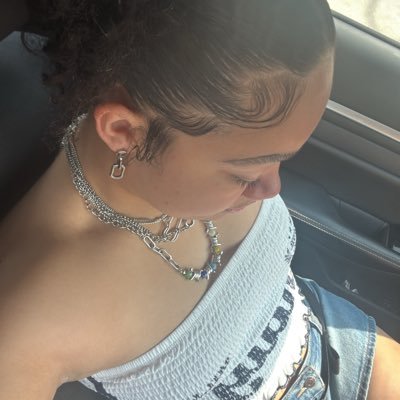 star_girljo's profile picture. loved by the universe 🫶🏽 star child ⭐️ blossoming 🌼 | ♃ |