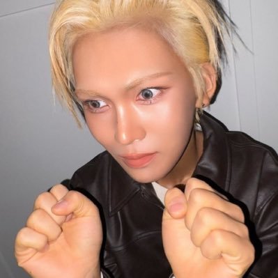 U_Lil_Snek's profile picture. I really like the band XLOV that is legit the only reason I’m here