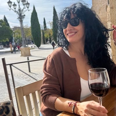 sonieti81's profile picture. TCAE 🏥💉🩺 cada día más orgullosa de serlo, andaluza por los cuatro costados, entre olivos y plomo. Bendita locura azulilla 💙objetivo en la vida: ser feliz