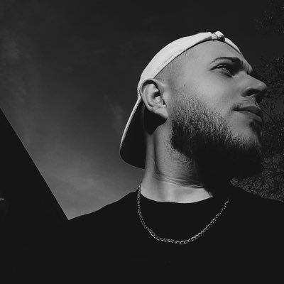 bigmanaynz's profile picture. Him