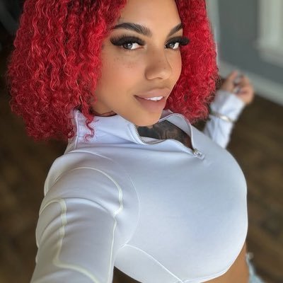 Katebella132650's profile picture. 