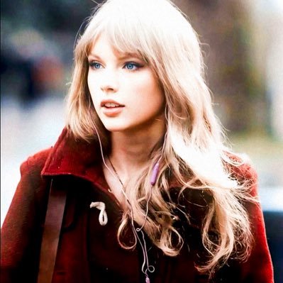 redlipoets's profile picture. folklorevermore ٠࣪⭑ 🎬🍁📚🏹🕯️🫧🌈