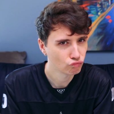 vaultofdnp's profile picture. i owe you a black eye and two kisses ☄︎. *. ⋆