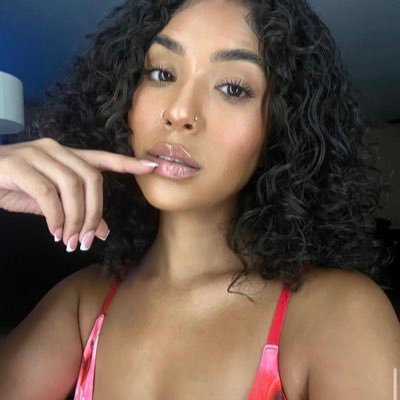 andream69375765's profile picture. Just a girl trusting the process