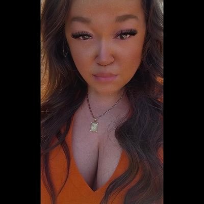 theylovehannah_'s profile picture. ☁️ full-time angel | 💕 part-time sweetheart | ✨ ethereal | ♊️ gemini | 📸 ig: _hannahnothanna