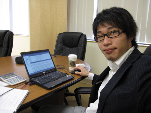 IT商社にてプロダクトマーケティングを担当しています。
Who I Knowではなく
Who Knows Me
を意識して情報発信していきたいです。