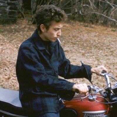 sprajaw's profile picture. Dumb American monarchist 👑🇺🇸 || Bob Dylan, history, and politics enjoyer 🎶📜🏛️ || jester at times🃏|| alt: @clajaws || 🇺🇦🇹🇼🇦🇶