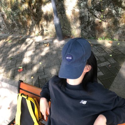 surtfxcd's profile picture. I've traveled to England, Switzerland, and France, and experienced many emotional ups and downs.
Documenting my daily life has become a habit.
