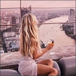 Louree8783's profile picture. 