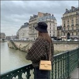 Xuwe262251's profile picture. 