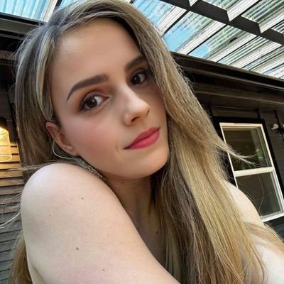 kateroger28's profile picture. 