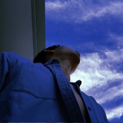 aalks9527's profile picture. 可1可0接商务🪂，🧦🩲加V🚪188🧧不是同一个城市的可以先过🚪有行程到你的城市会联系你 目前只有这个号和@edmei968 注意别被骗