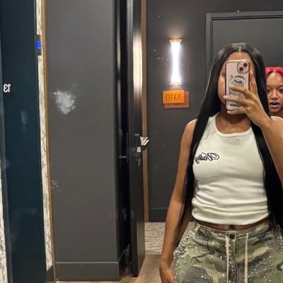 _envyque's profile picture. ho’s love me like justin bieber