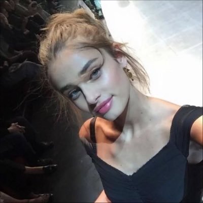 aeslxu's profile picture. 