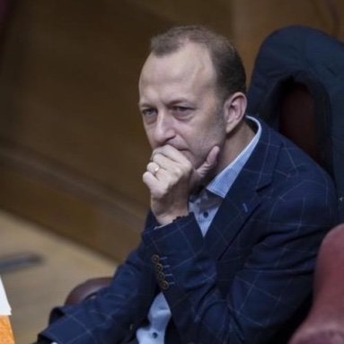 AlexisMariM's profile picture. Es difícil vencer a quien nunca se rinde. Solo me fío de los frenos de mi 🛵 De vez en cuando en 📺🗞️ Mi cuenta y de mis amigos.