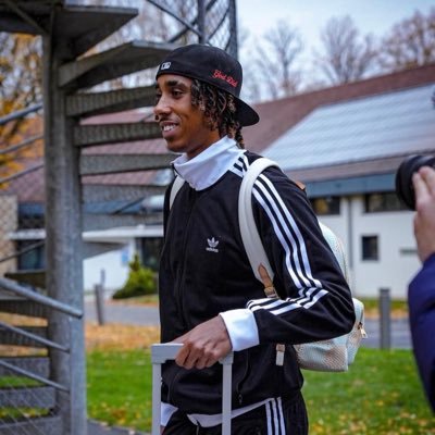 dwayne38kt's profile picture. Die hard @ManUtd fan ||Kwesi Arthur🐐|| Cristiano Ronaldo 🇵🇹 🐐|| Medical Radiographer ☢️ || Crypto Exchange 😐💰|| Leny Yoro 🐐