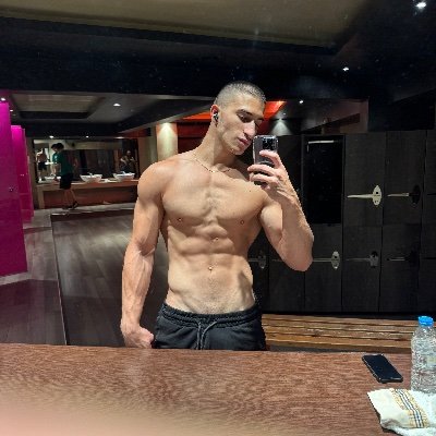 Tommy_hav's profile picture. Only curious click below 🙄👇