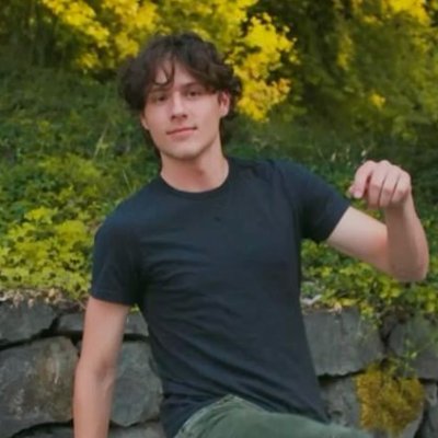 Bellamy_Becker's profile picture. Besessen von Taylor Swift and Lando Norris: McLaren 24 - SPRACHENS: GERMAN - FRENCH - ENGLISH