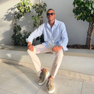 VunjanaLukhanyo's profile picture. https://t.co/FFrAim0EFD