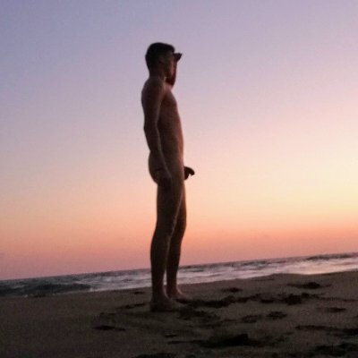 TomUrban1997's profile picture. Rád se ukazuju nahý 🙂
 Nebo se snad mám za co stydět? 🤔