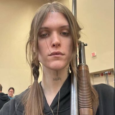 twohe4dedmother's profile picture. he/him | 19