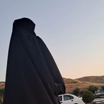 vahdanyan1400's profile picture. چادرم شهادتی دخترانه رقم میزند ...🥀🌱🥀