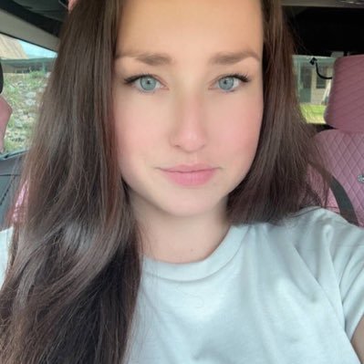 EvelynVict21456's profile picture. 