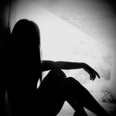 ilwsrj's profile picture. أوڤرشيرنق روري المبرمجة👩🏽‍💻 | Still Debugging Life & Code