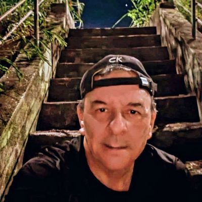 RoyLindemberg's profile picture. Cético. Fã de Morrissey, PIL, Smiths, Bad Brains, Minor Threat, Christopher Hitchens, Tony Parsons, Fausto Fawcett, Rubem Fonseca, Legião Urbana.