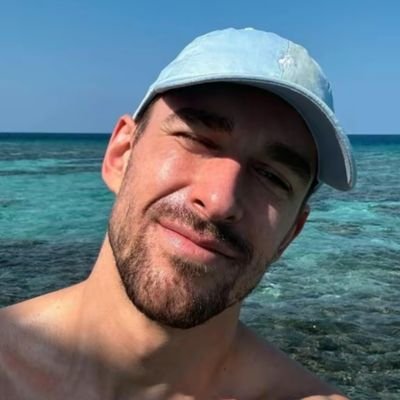 AndersonF56014's profile picture. 💊👨‍🍳 Orthopedic surgeon😎passionate about education in medicine