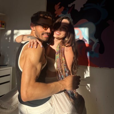 buyukarda's profile picture. Ressam