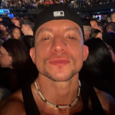 ELGrandote_'s profile picture. Colombian ♎ 
1.82 height 🌵
si al final no todo está bien ❤️‍🩹, entonces no es el final. 

IG: https://t.co/nWDuG8wEO0