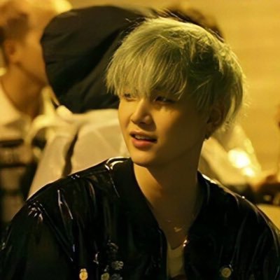 varsitae_'s profile picture. 니가 택한 길이야 새꺄 쫄지 말어 | #BTS 🫶🏻