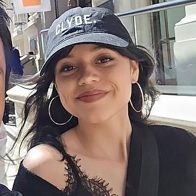 lingschoni's profile picture. 