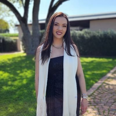 KeriSchoeman's profile picture. People Ops Specialist @Teamed 🌍
Co-Founder of @HookitupS 🚀 Wifey 💍 Mama 🍼🐶 Volunteer ✝️