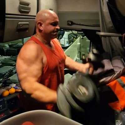 gruzovik373's profile picture. Всіх на)(уй  тому що  і  на  тебе всім   по)(уй ‼️
МЕНЕ БІЛЬШЕ НІЧОГО НЕ ДИВУЄ‼️