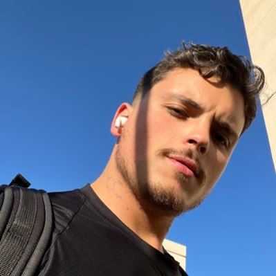 meunomeeeric's profile picture. Nerd/ Escoteiro/ Aquariano/ Lolzero/ Se paga de artista/ Destinado a Valhalla /Herdeiro da chama azul e treinador Pokémon nas horas vagas