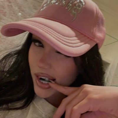 SOURTMES's profile picture. 