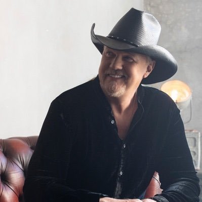 TraceRealQuiet's profile picture. Just a big ol’ boy with a deep voice and a guitar. Keepin’ it real off the stage. Honky-tonk heart, no BS. 🎸🇺🇸