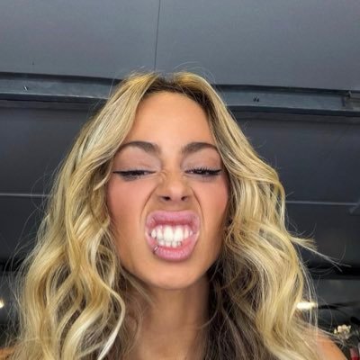 meganestoessel_'s profile picture. TINISTAS 💗 here for my lifesaver @tinistoessel ♡