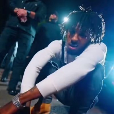 inareaIway's profile picture. bitch im out the trenches i got a fat mama