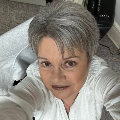 Evelyn1007___'s profile picture. #Democrat #Ohio #VotingRightsAct #Healthcare #ClimateCrisis #HumanRights #BLM✊🏾 #Justice #Ally🏳️‍🌈🏳️‍⚧️ #WokeAF #NewsJunkie #Animal💙#CatMom💙#ClassicRock🤘