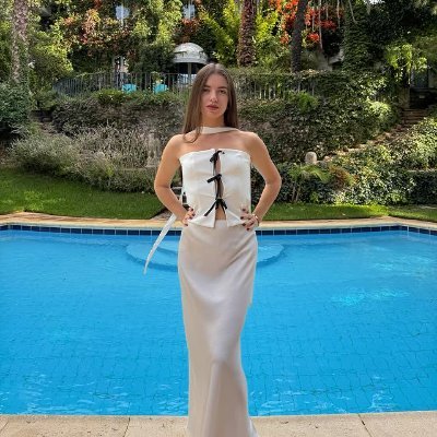 JodieMiller_J's profile picture. Dreams in heart, light in eyes, steady feet. Even in valleys, I smile at stars.✨