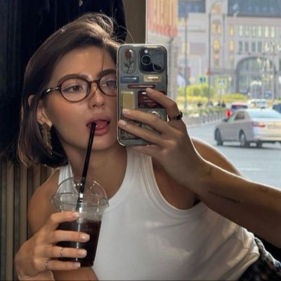 lianalahmaad's profile picture. * I don't care *