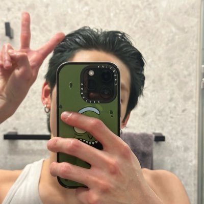 rohaiko's profile picture. living out life’s problem as a gay boy.