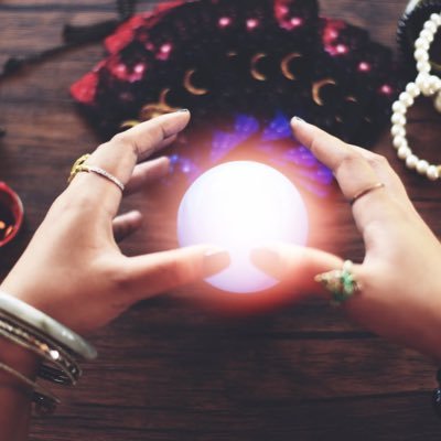 Dspirit_weaver's profile picture. 🌟 Intuitive Guide 🌈 | Helping you navigate life's journey with clarity and purpose 💫