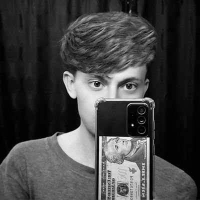 Aljesri_Hamdi's profile picture. مُتَأَلِّقٌ مُتَمَيِّزٌ ..
وَعَنِ الْجَمِيِعِ مُختَلِف ..